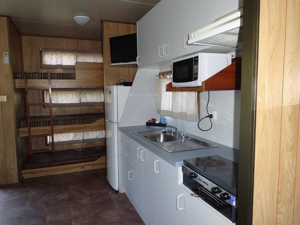 Caseys Beach Holiday Park Sunshine Bay Exterior foto